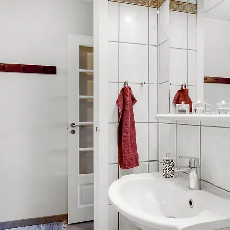Raimo - 50m From The Sea By Interhome *